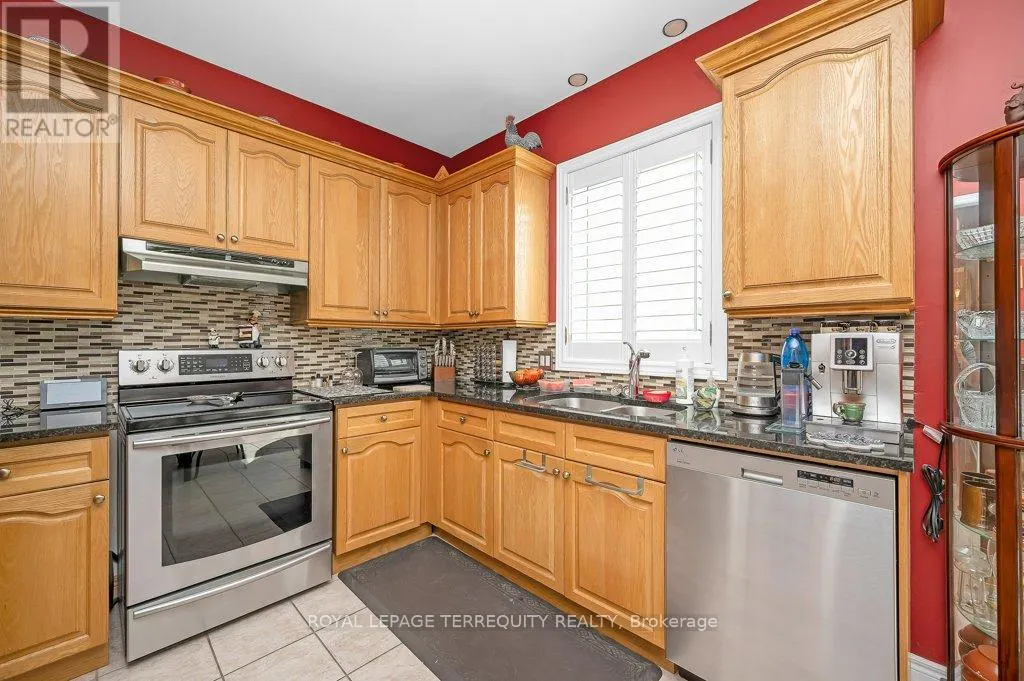 15 ARMOUR CRESCENT