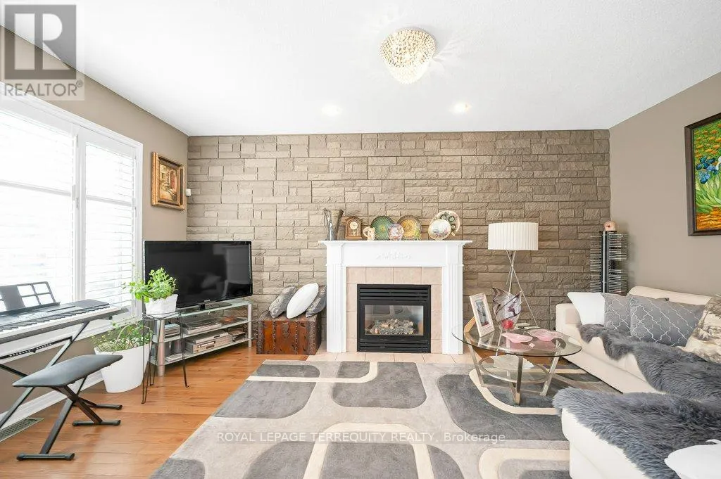 15 ARMOUR CRESCENT