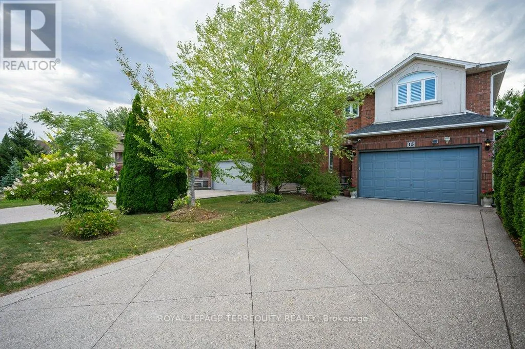 15 ARMOUR CRESCENT