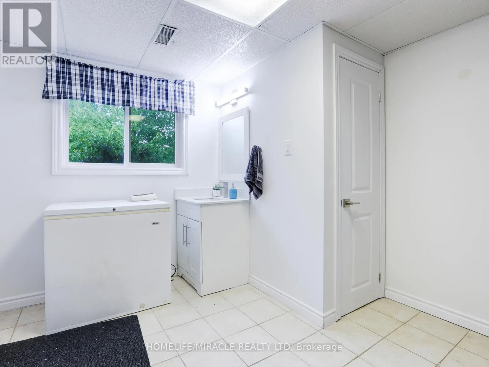 128 MACATEE PLACE