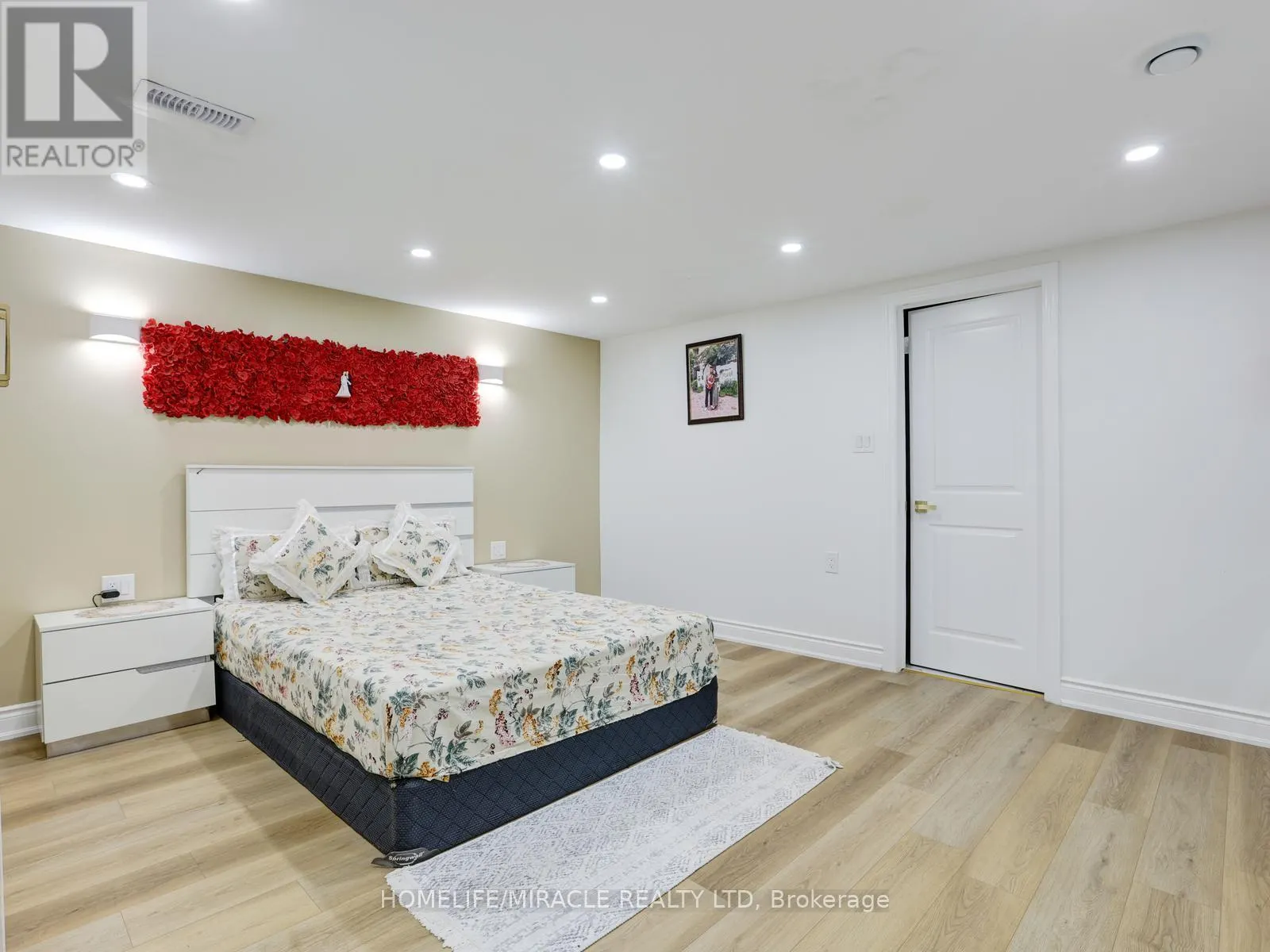 128 MACATEE PLACE