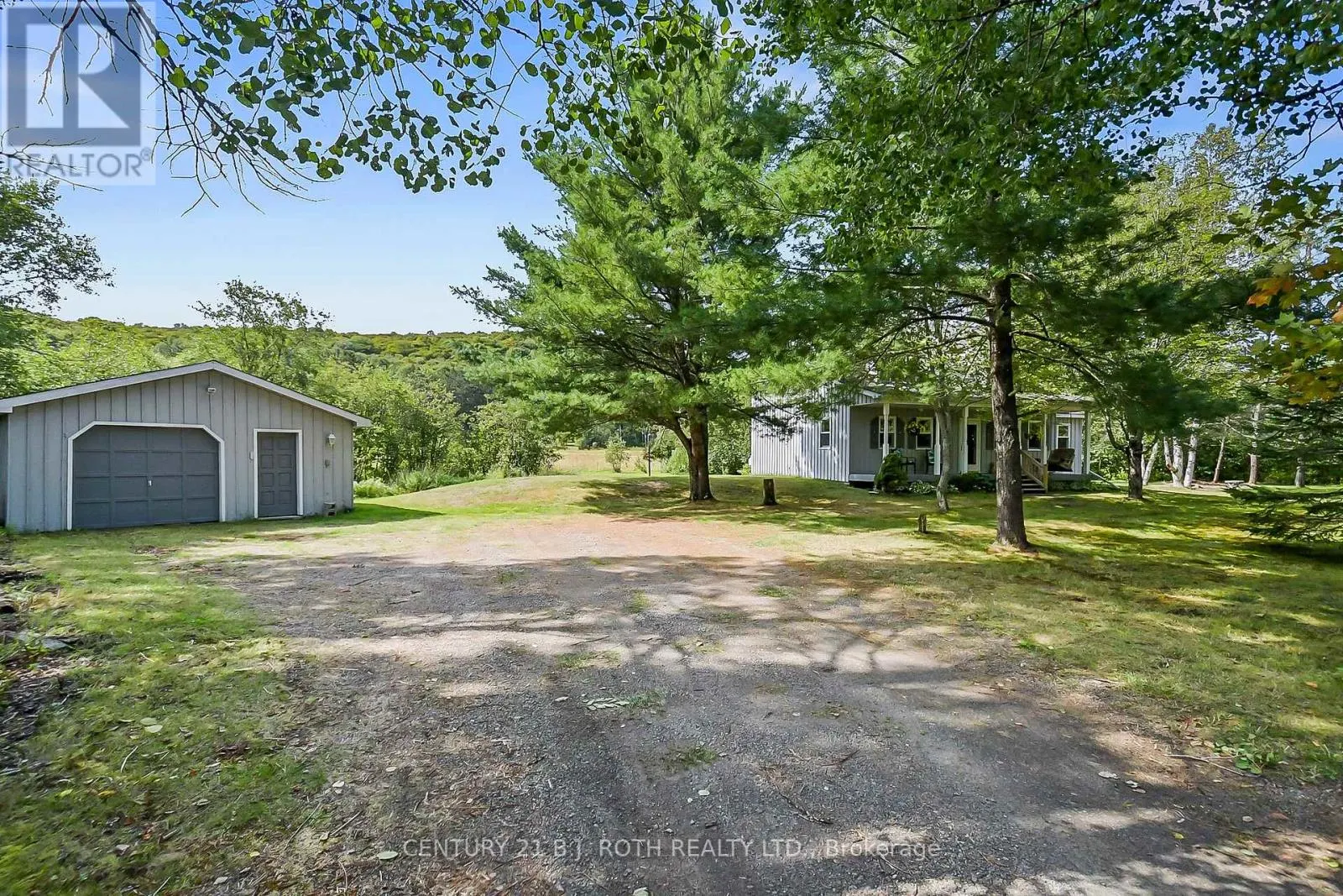 1048 OLD NORTH ROAD N