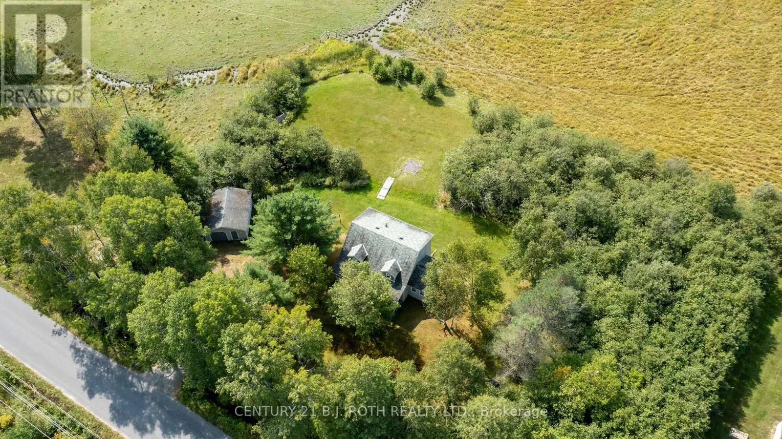 1048 OLD NORTH ROAD N