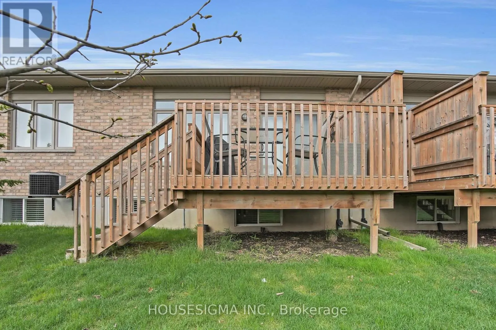 123 - 2250 BUROAK DRIVE, #123