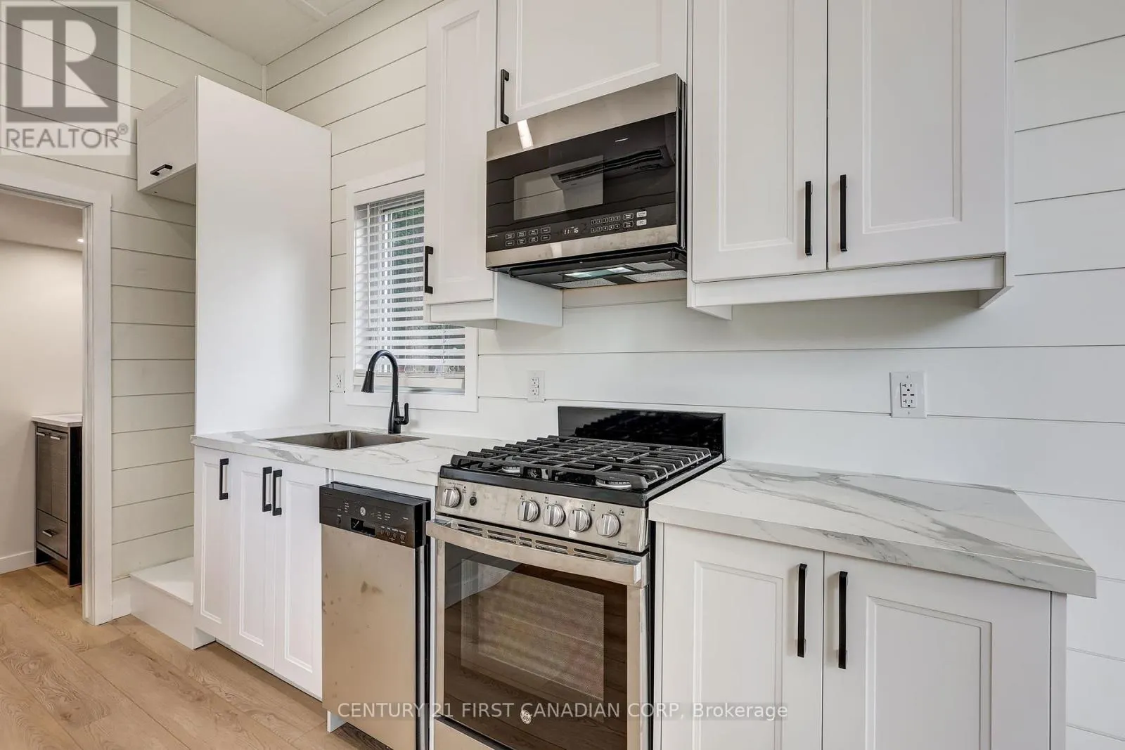 142 - 99 FOURTH CONCESSION ROAD, #142