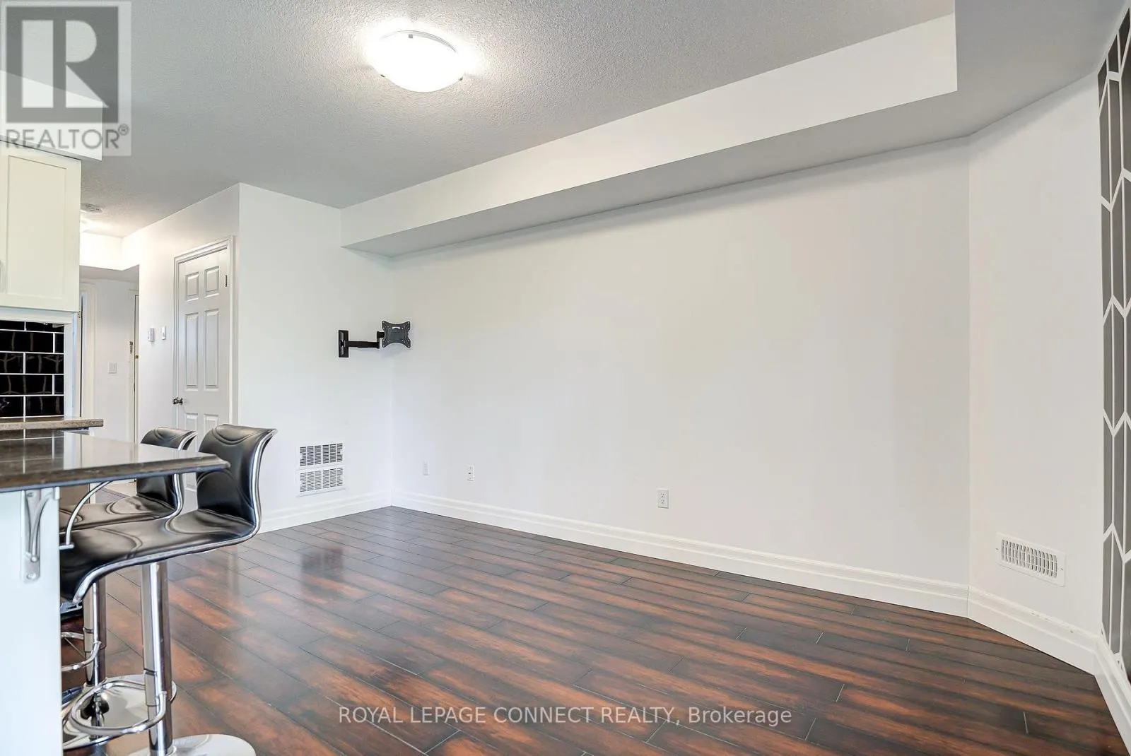 5B - 1180 COUNTRYSTONE DRIVE