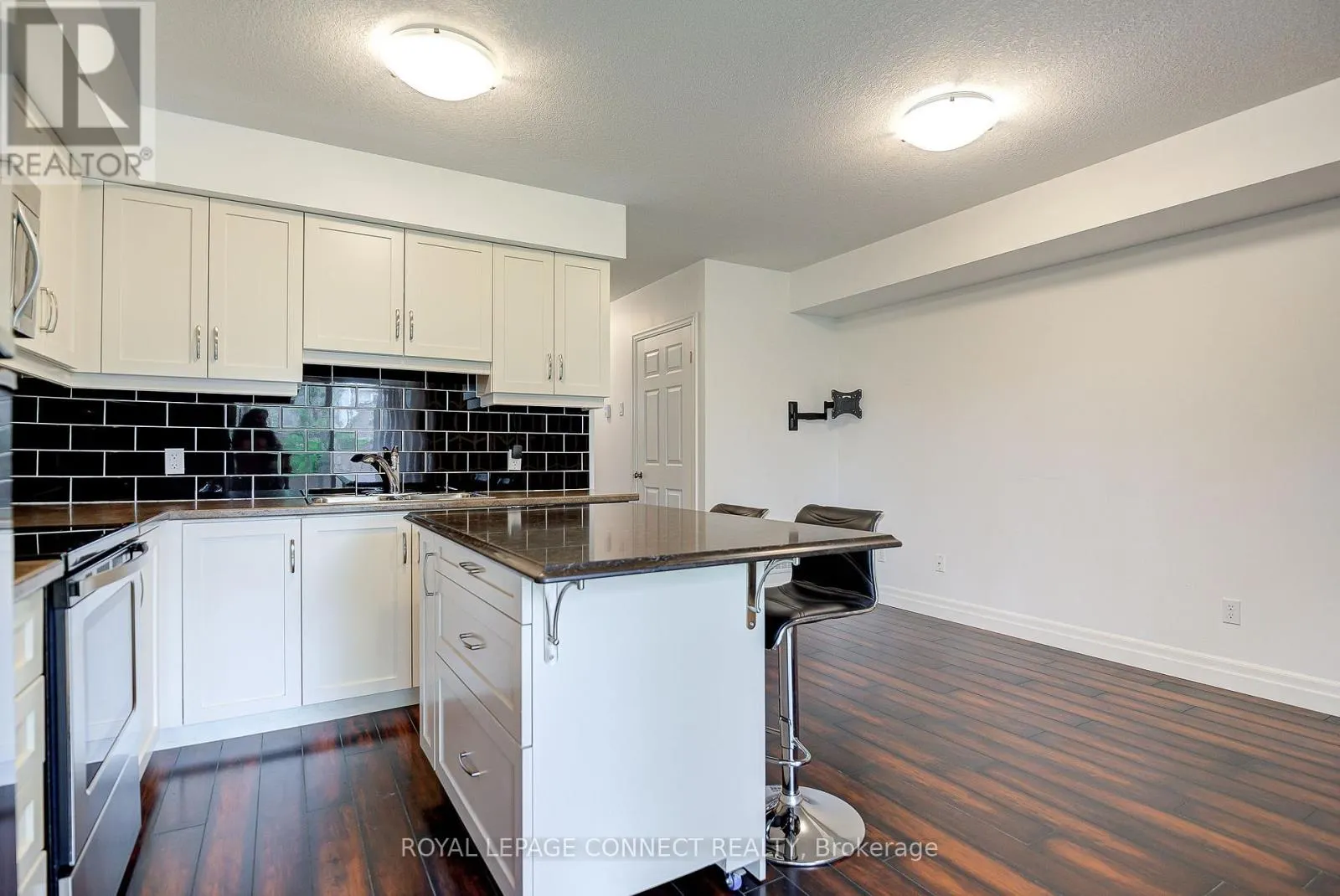 5B - 1180 COUNTRYSTONE DRIVE
