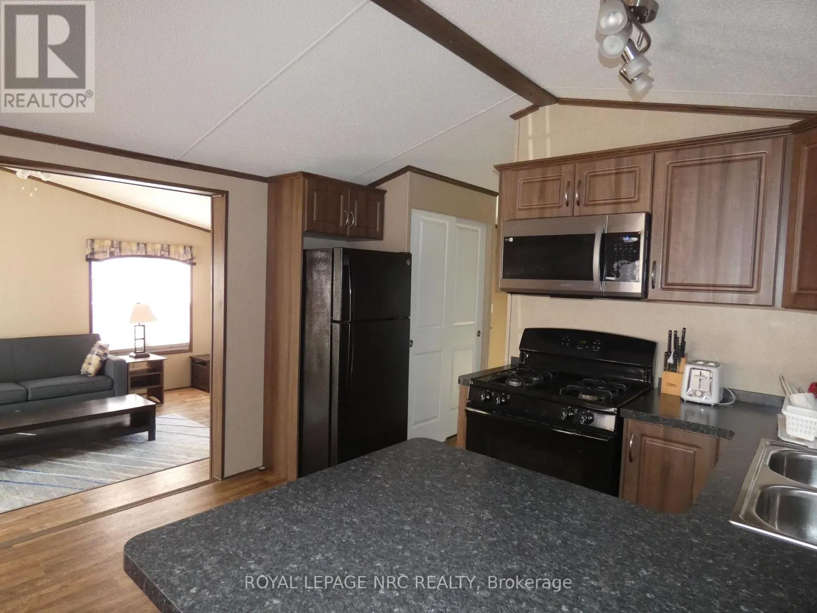 110 - 1501 LINE 8 ROAD, #110