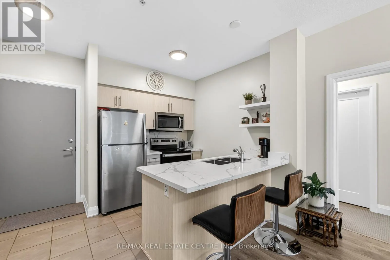 402 - 16 CONCORD PLACE