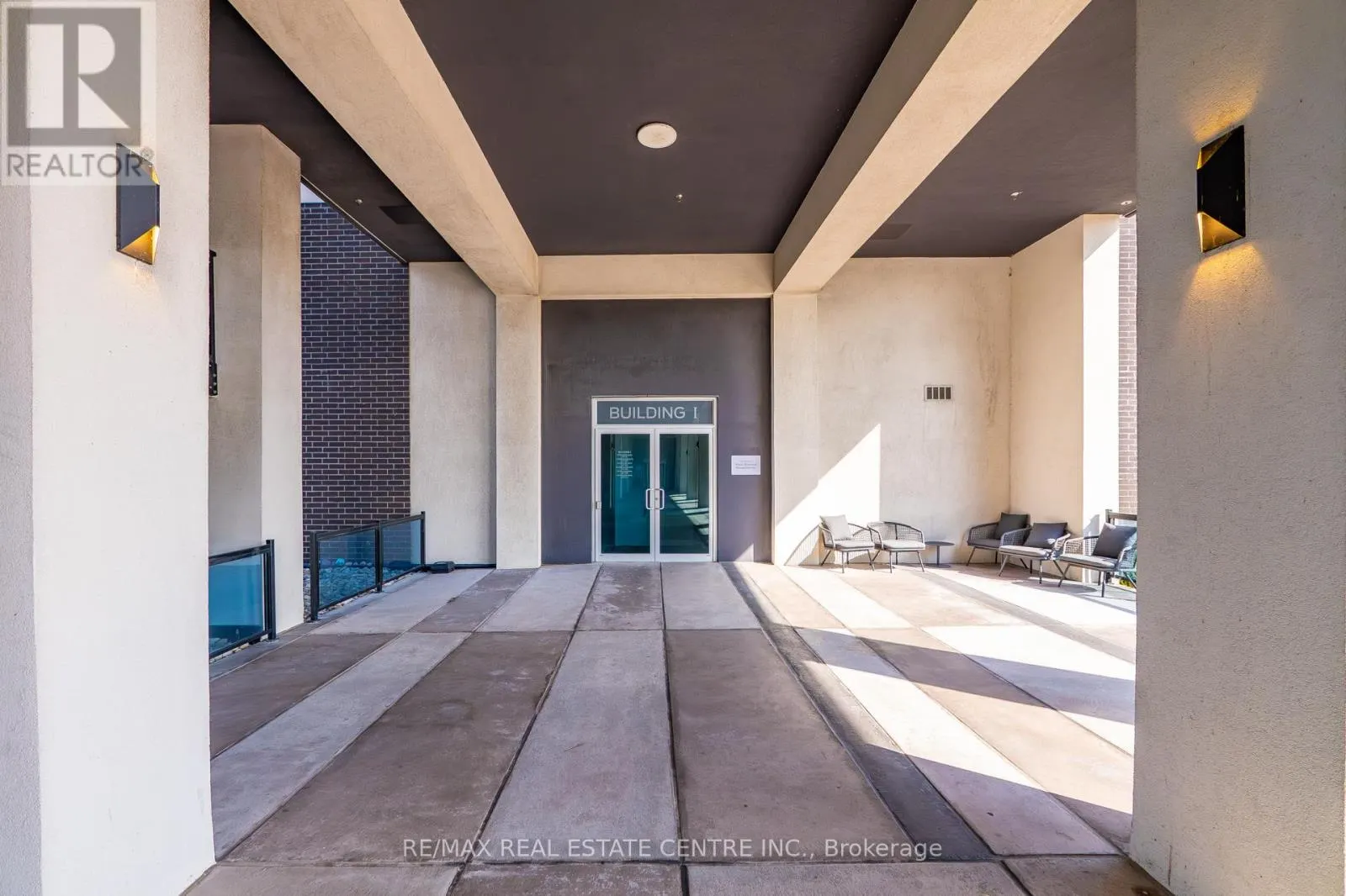 402 - 16 CONCORD PLACE