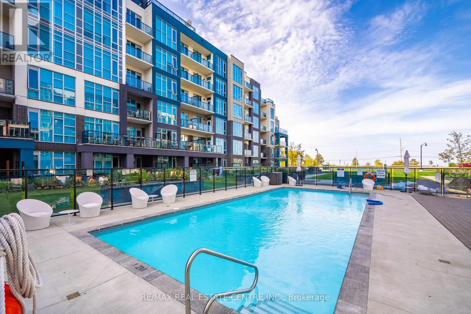 402 - 16 CONCORD PLACE