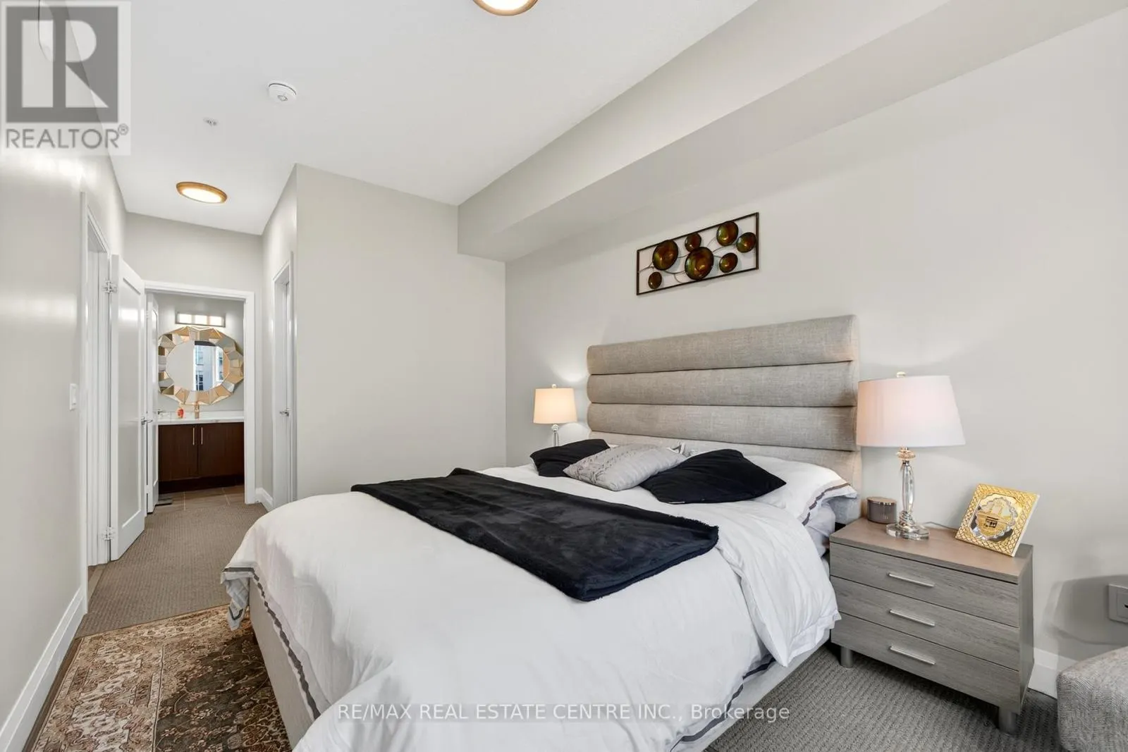 402 - 16 CONCORD PLACE