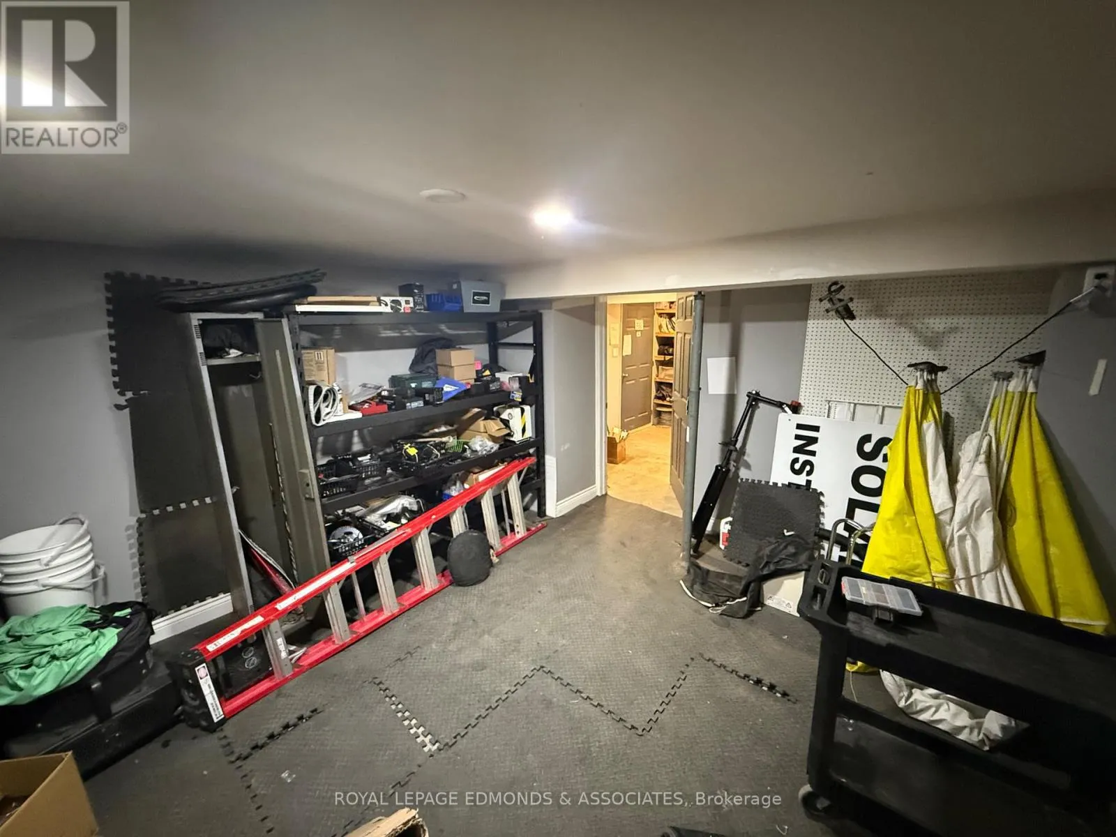 2551 PETAWAWA BOULEVARD