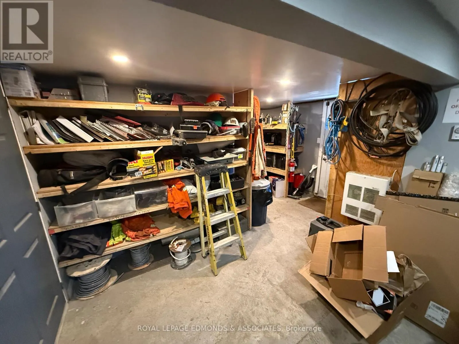 2551 PETAWAWA BOULEVARD