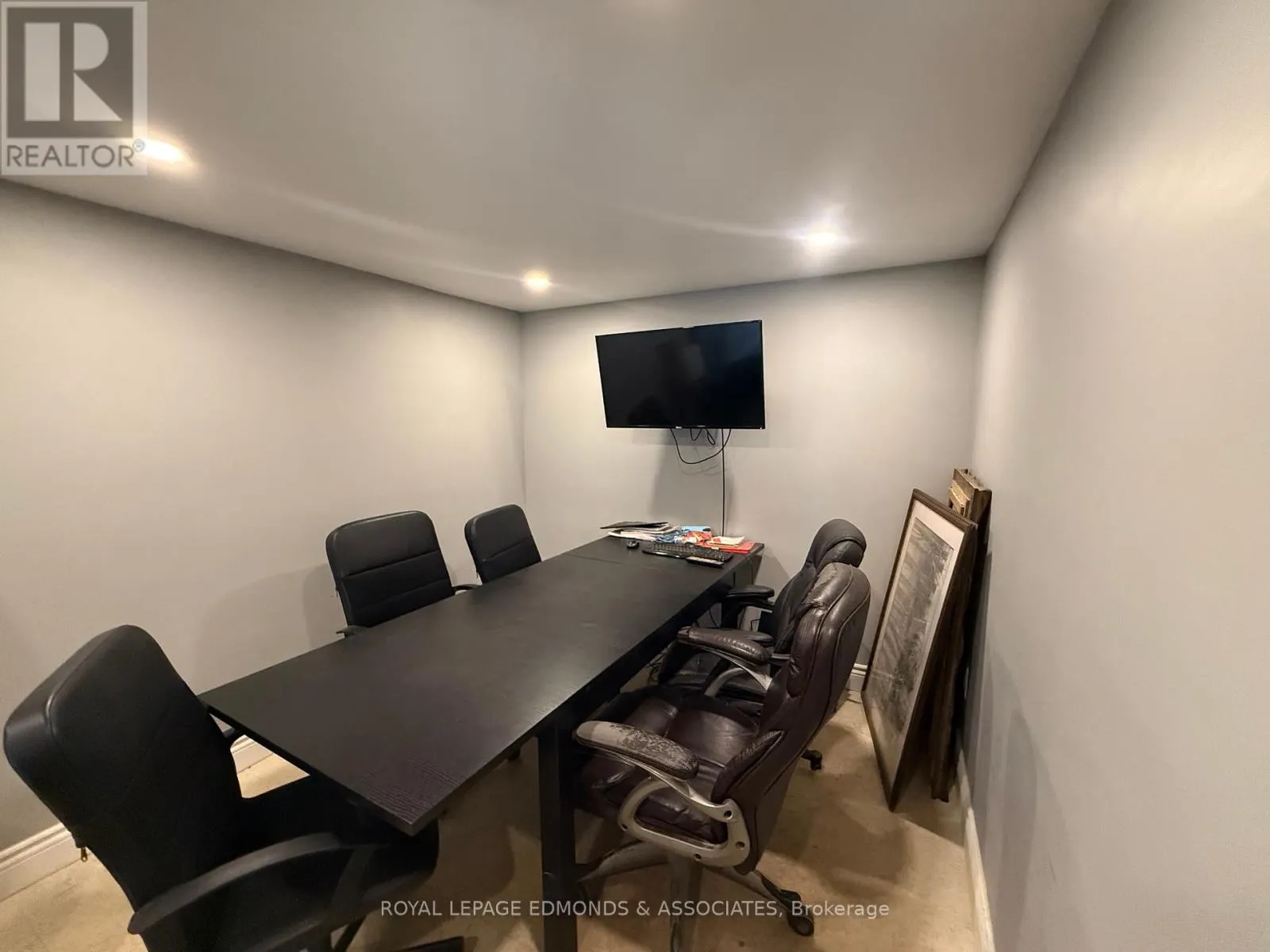 2551 PETAWAWA BOULEVARD