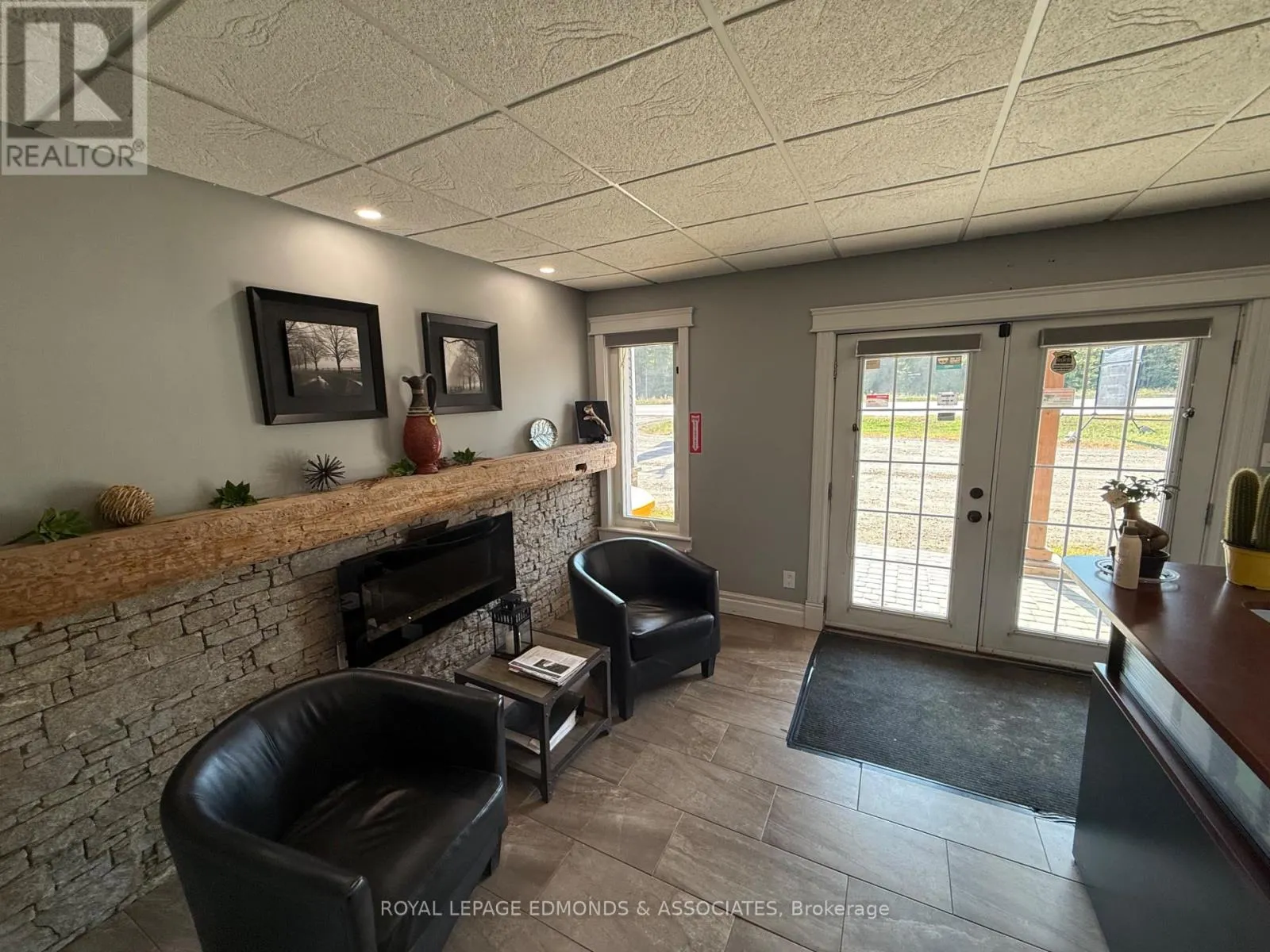 2551 PETAWAWA BOULEVARD