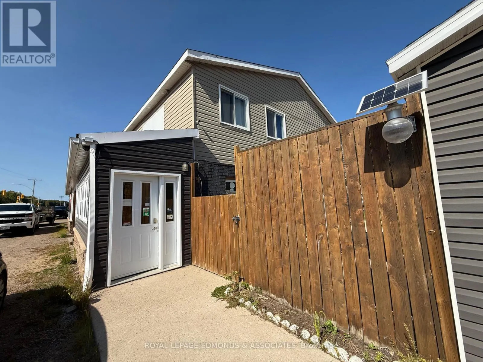 2551 PETAWAWA BOULEVARD