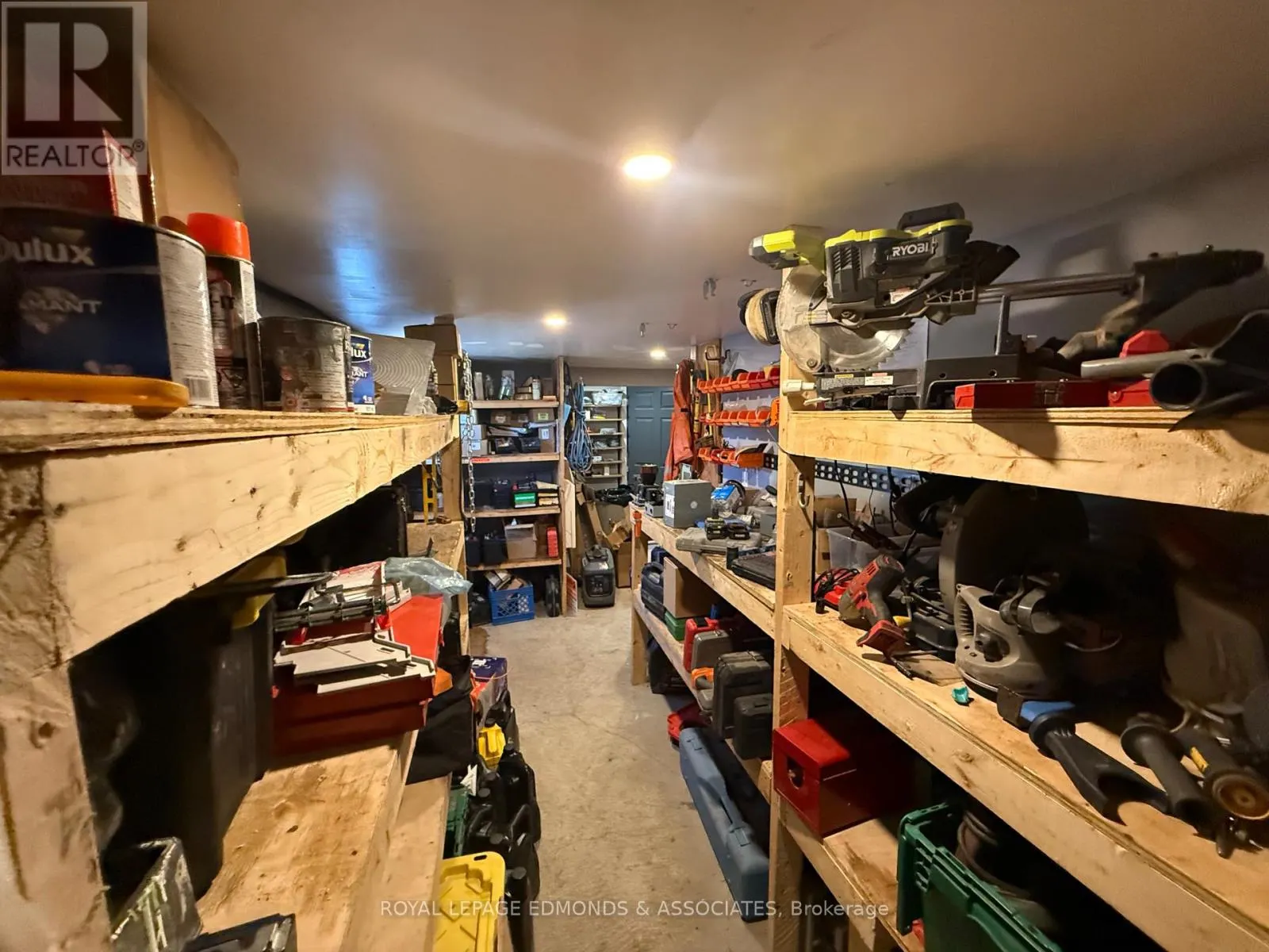 2551 PETAWAWA BOULEVARD