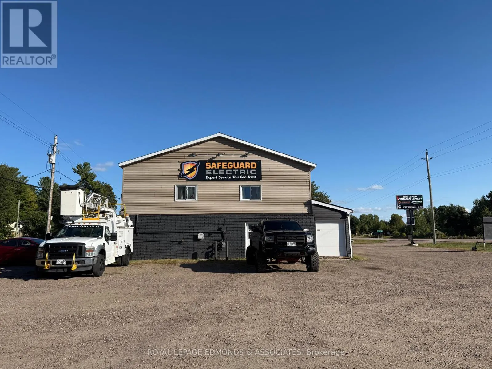 2551 PETAWAWA BOULEVARD