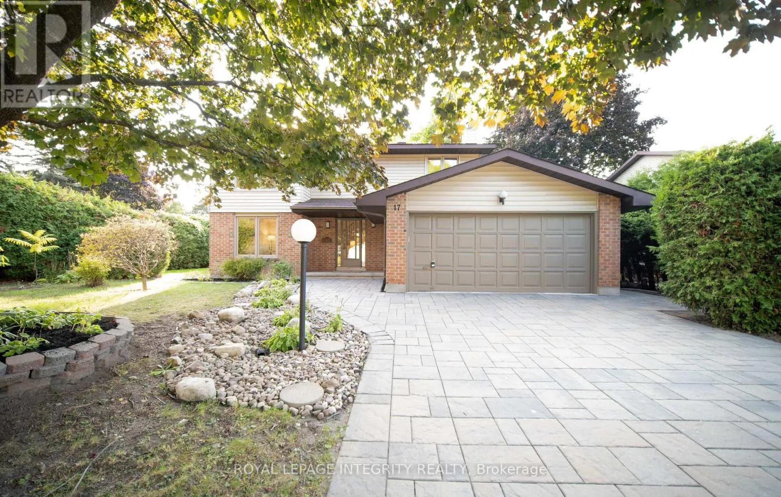 17 MCCLURE CRESCENT