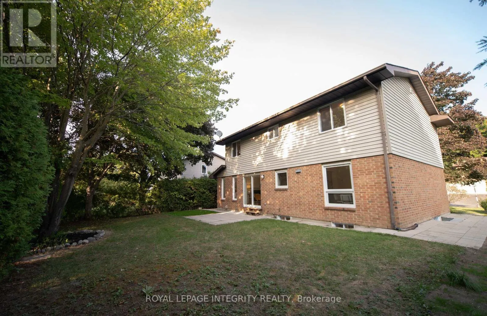 17 MCCLURE CRESCENT