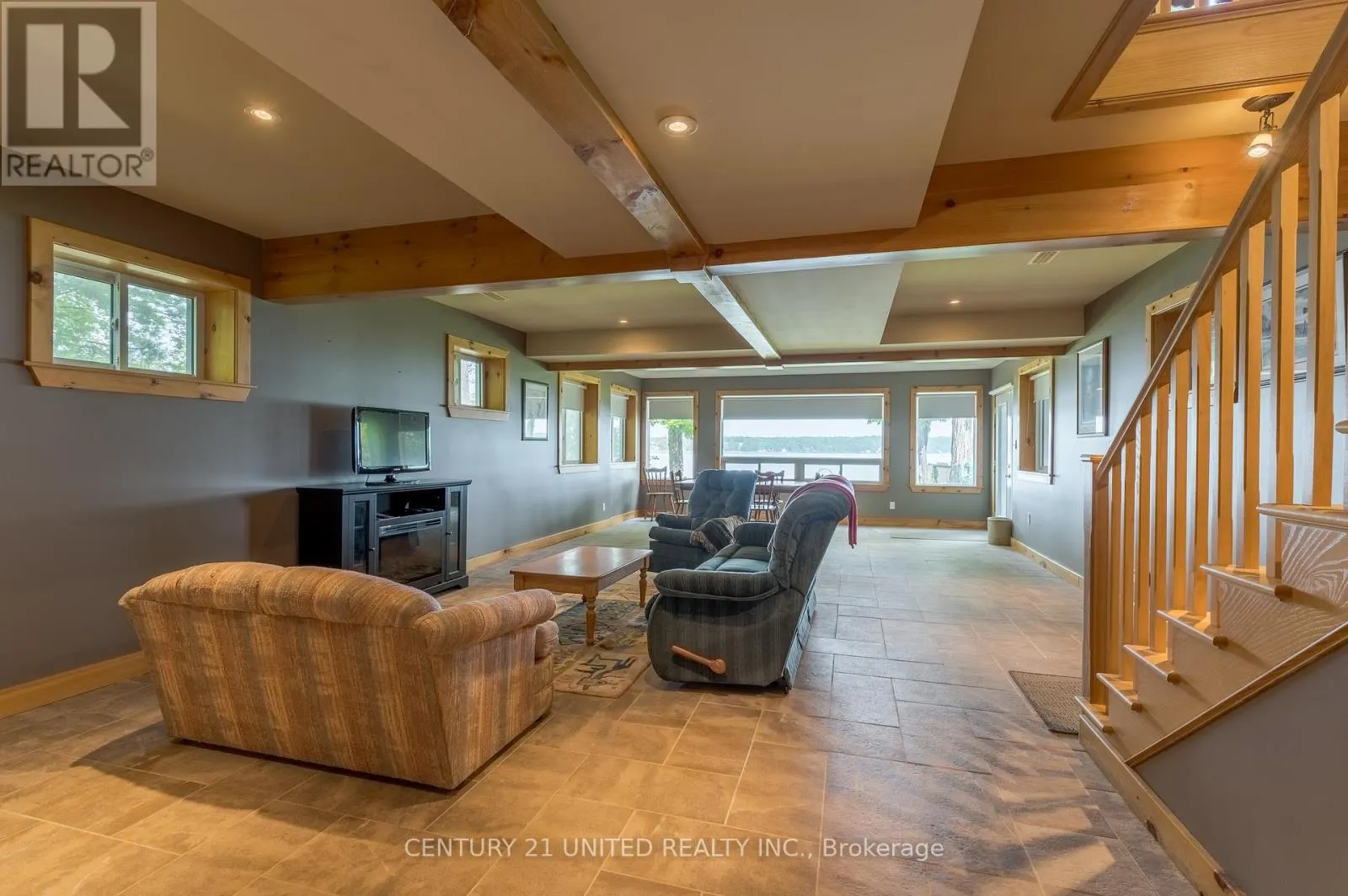 3069 CLEAR LAKE ROAD W