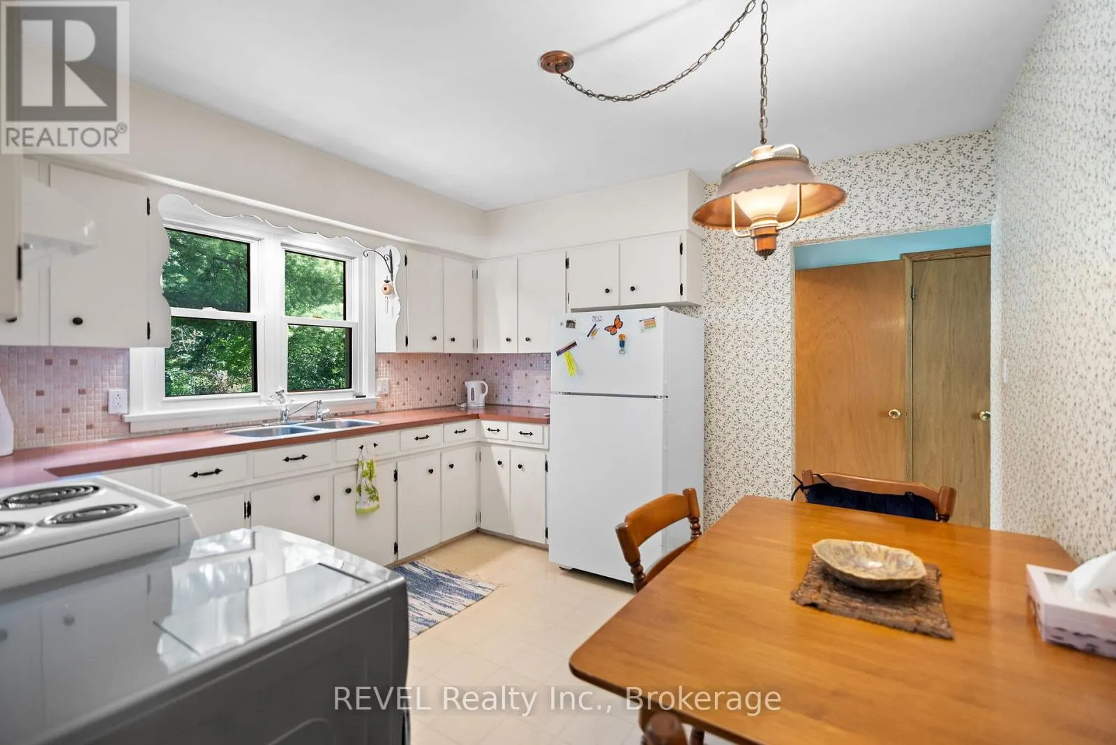 5548 HODGSON AVENUE