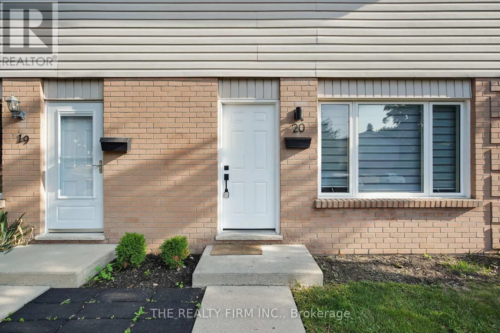 20 - 75 GATEWOOD PLACE S, #20