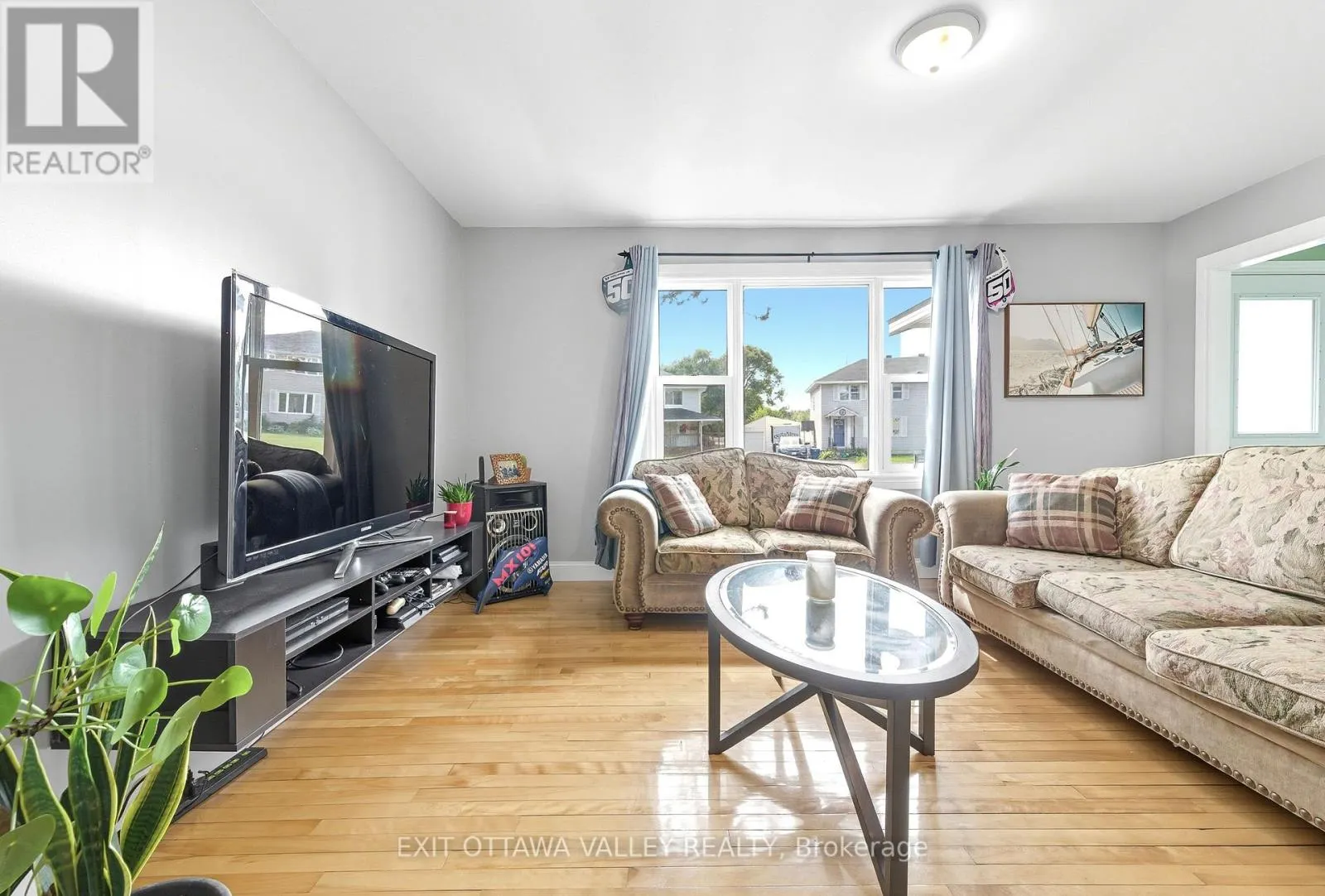 6 FARADAY CRESCENT