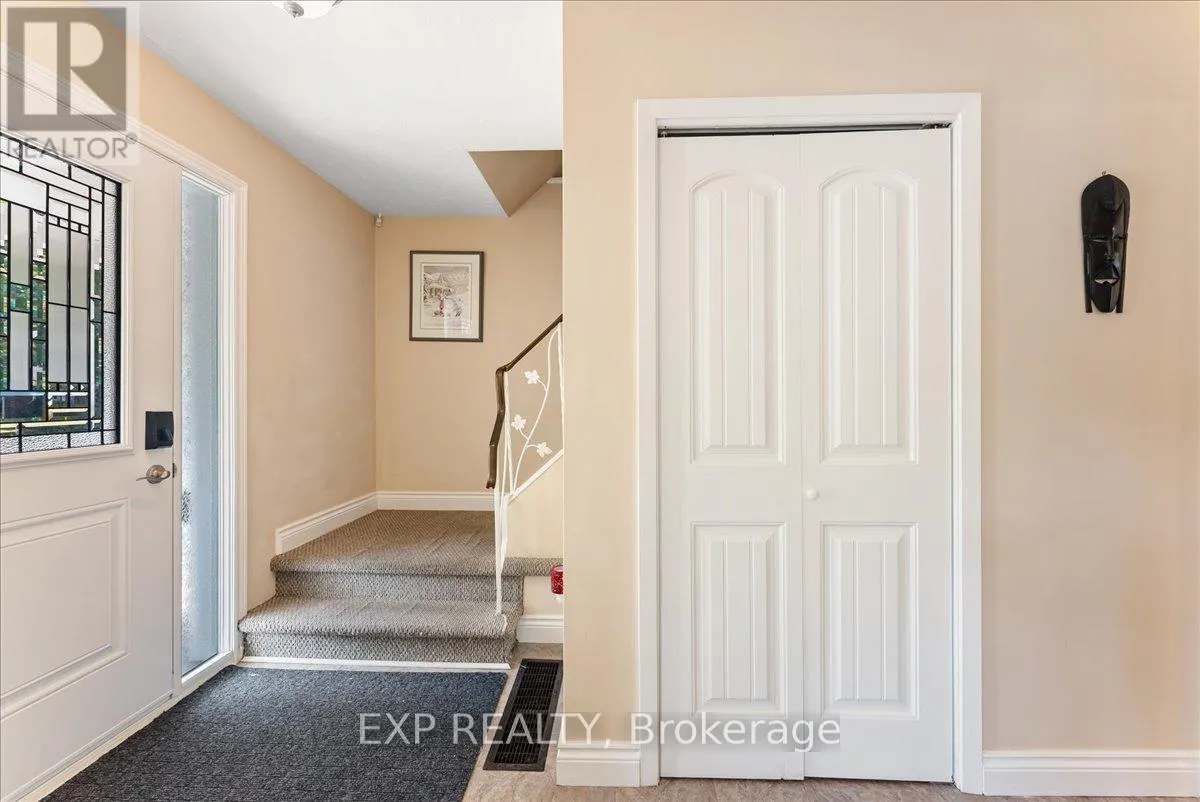 822 FOXE STREET