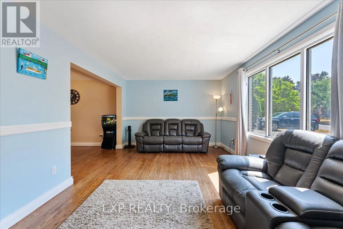 822 FOXE STREET