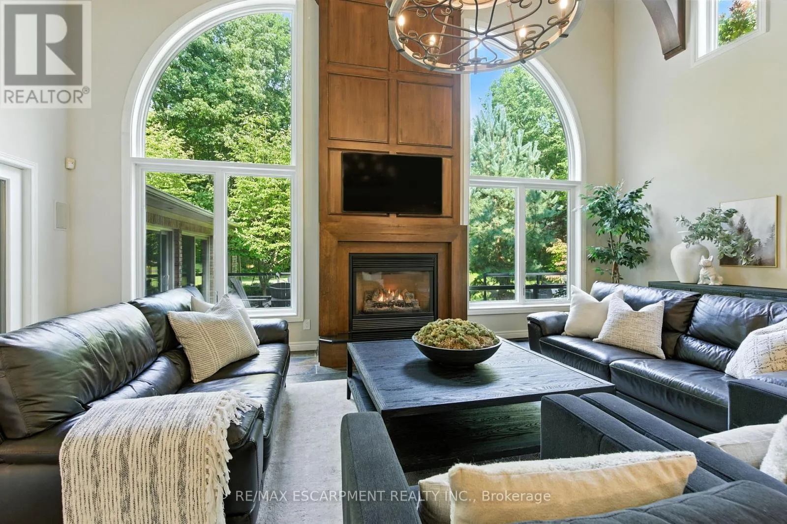26 PARKSHORE PLACE