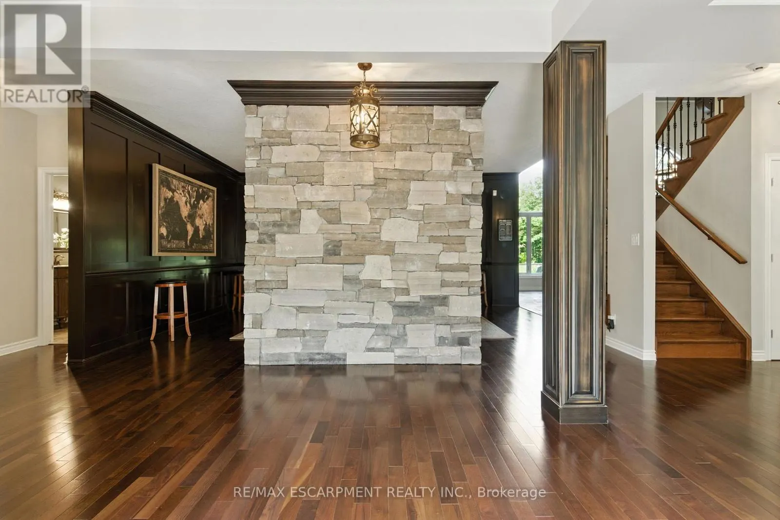 26 PARKSHORE PLACE