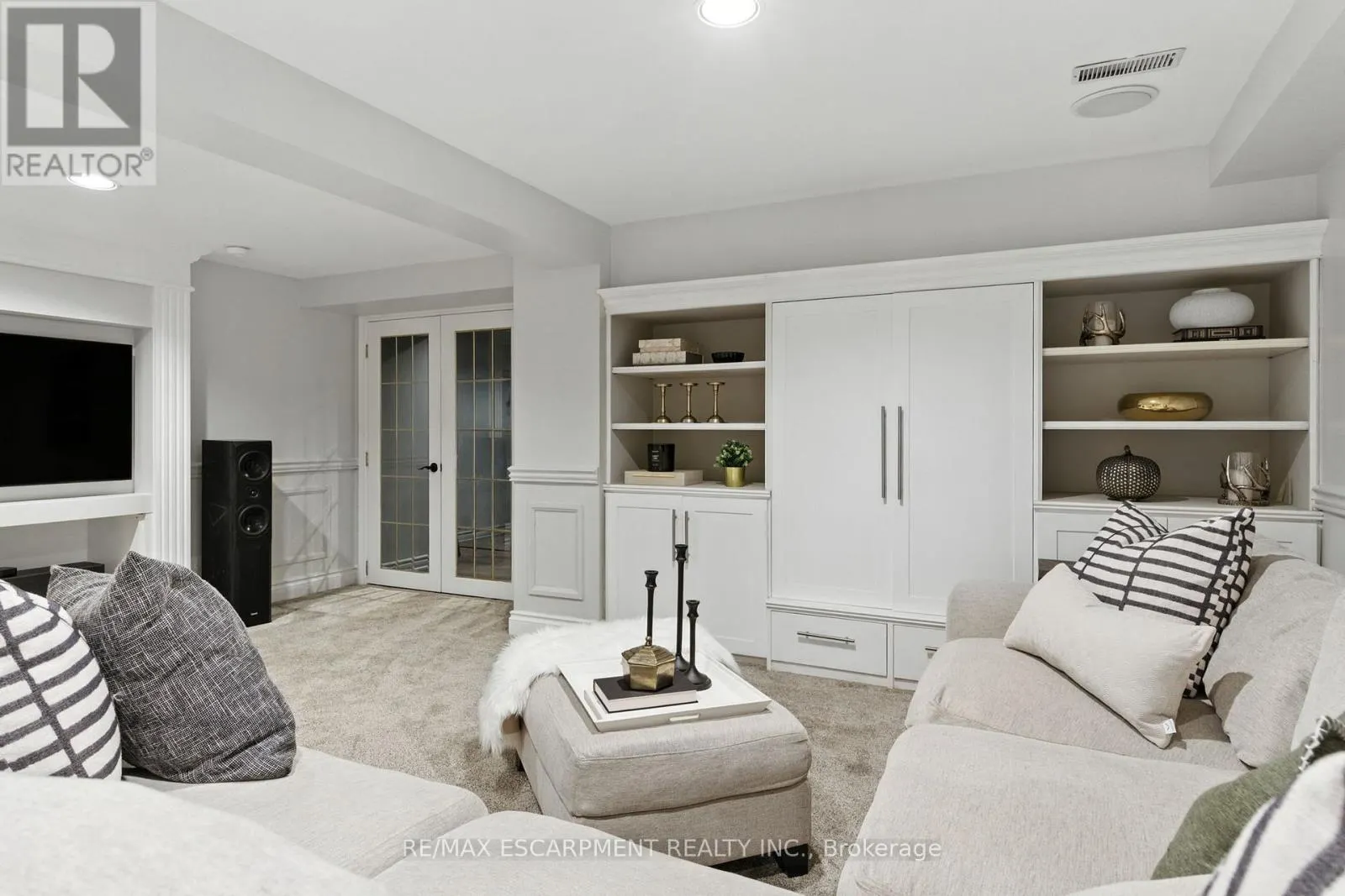 26 PARKSHORE PLACE
