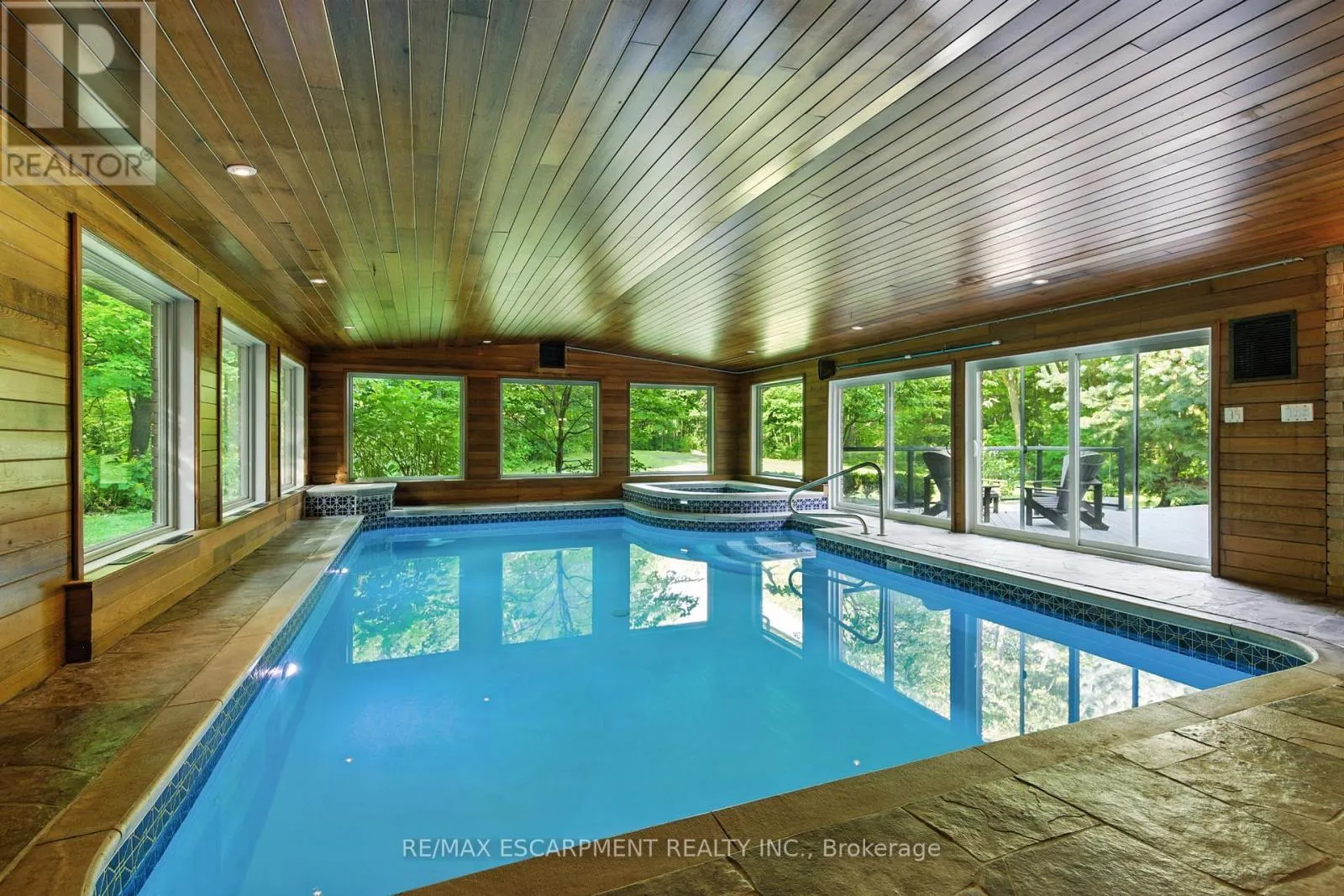 26 PARKSHORE PLACE