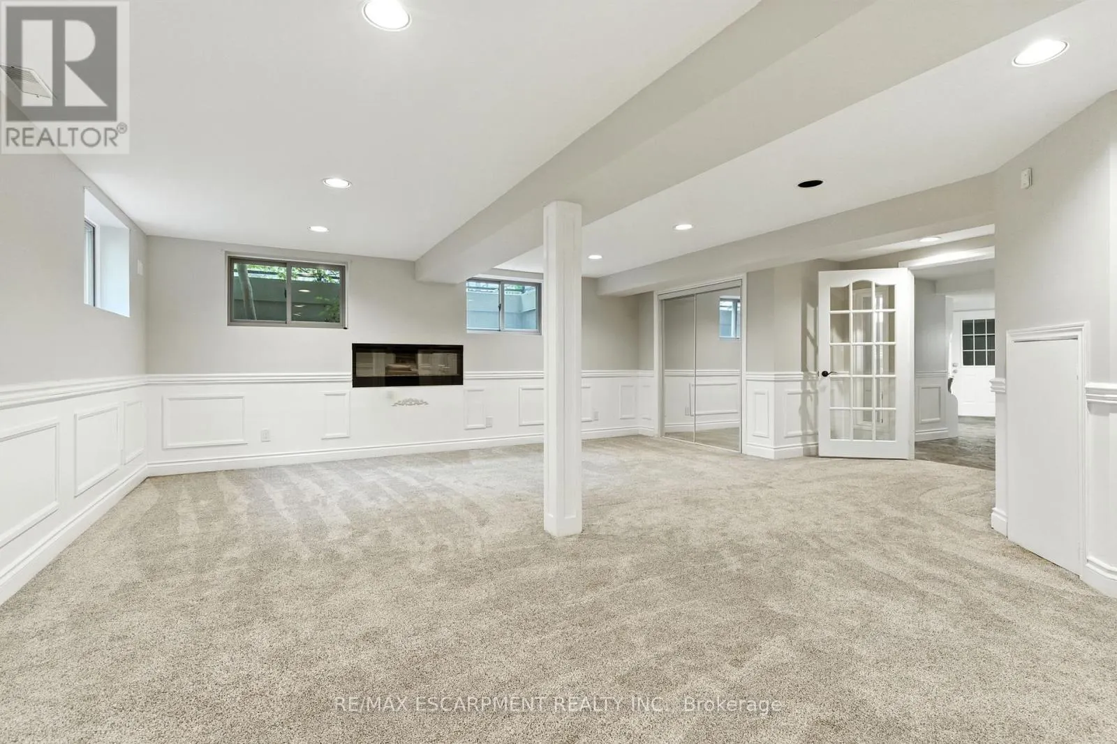 26 PARKSHORE PLACE