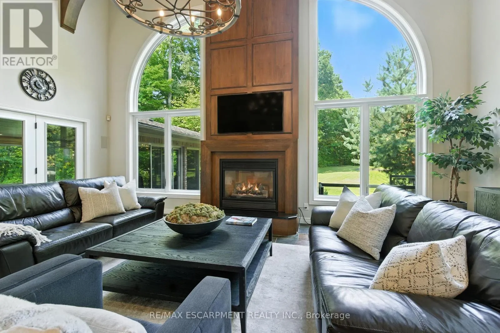 26 PARKSHORE PLACE