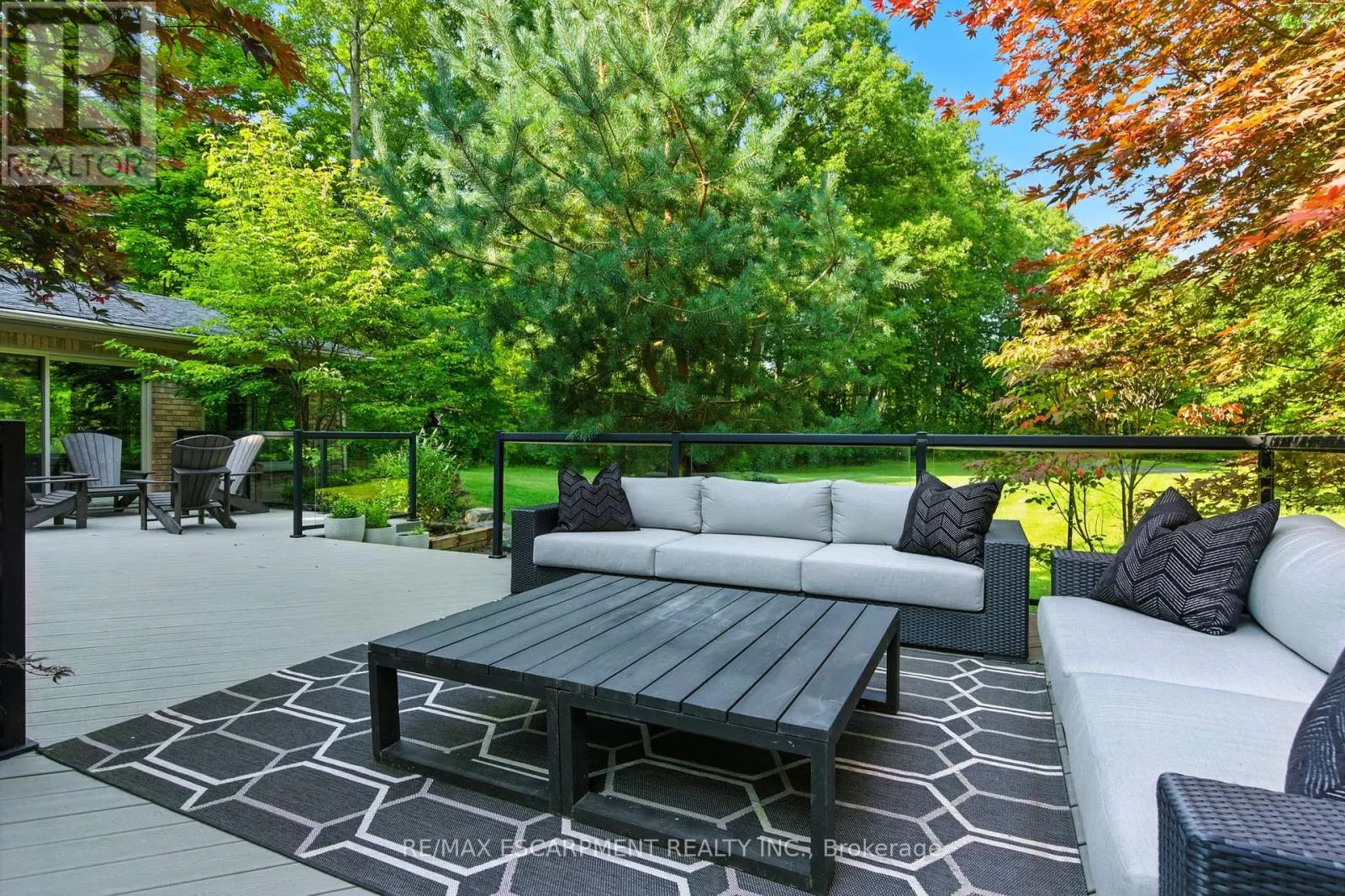 26 PARKSHORE PLACE