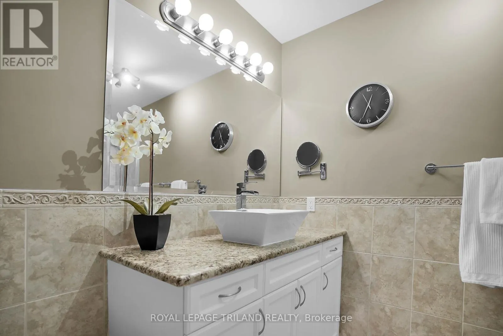 1206 - 250 PALL MALL STREET, #1206