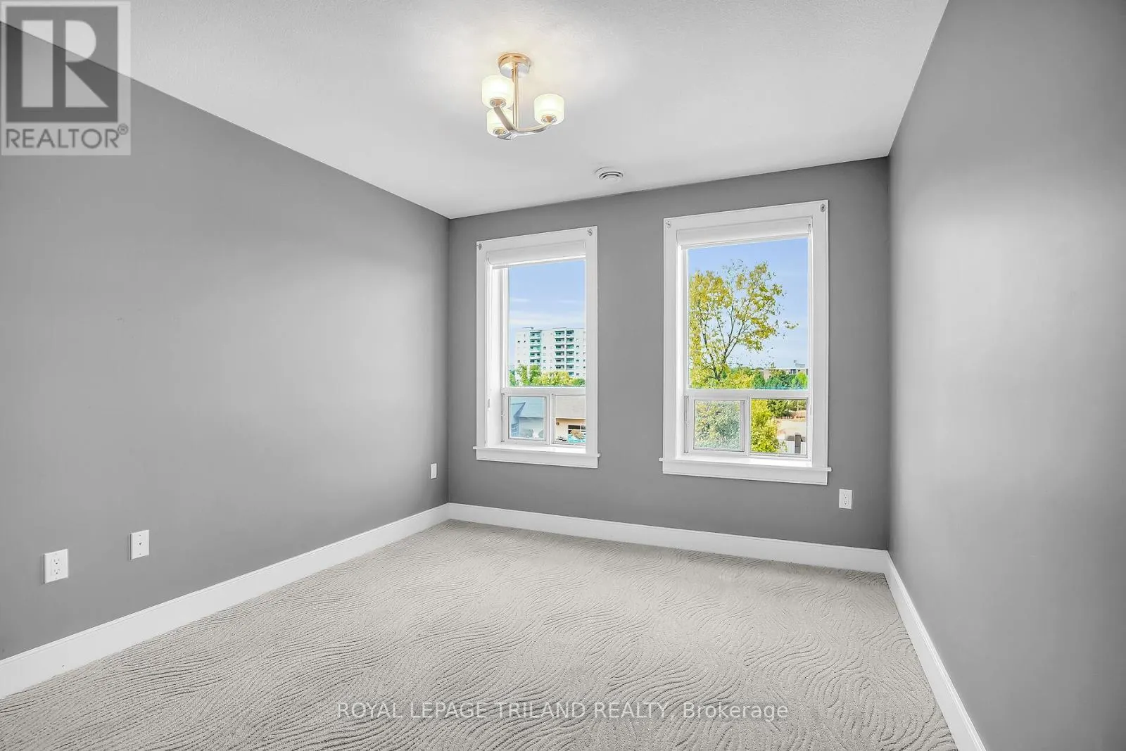 401 - 340 SUGARCREEK TRAIL, #401
