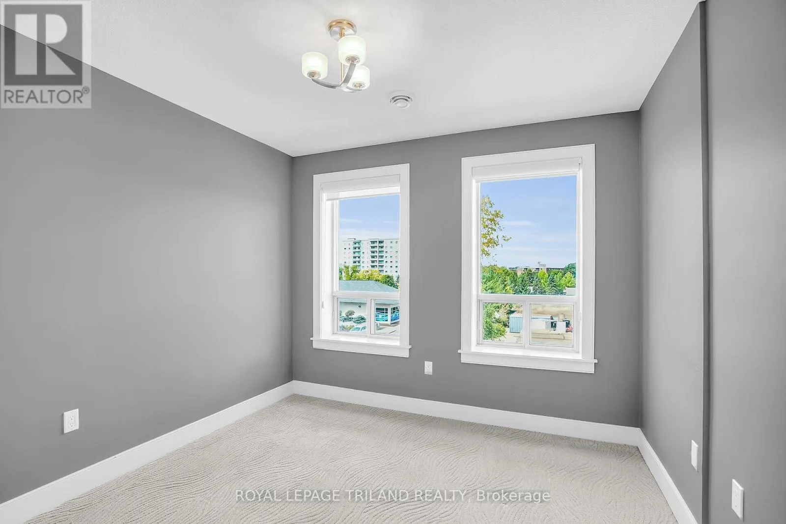 401 - 340 SUGARCREEK TRAIL, #401