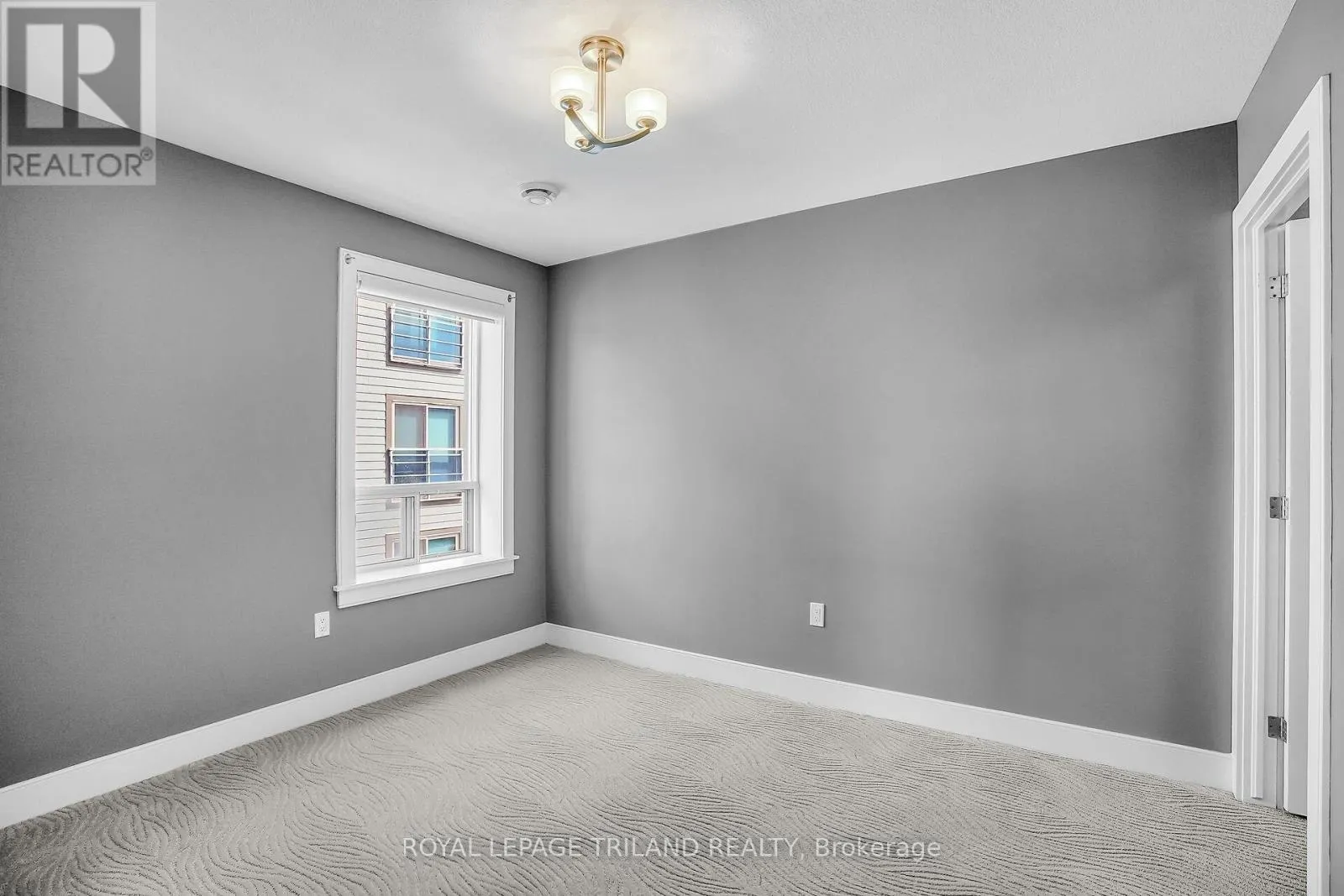 401 - 340 SUGARCREEK TRAIL, #401