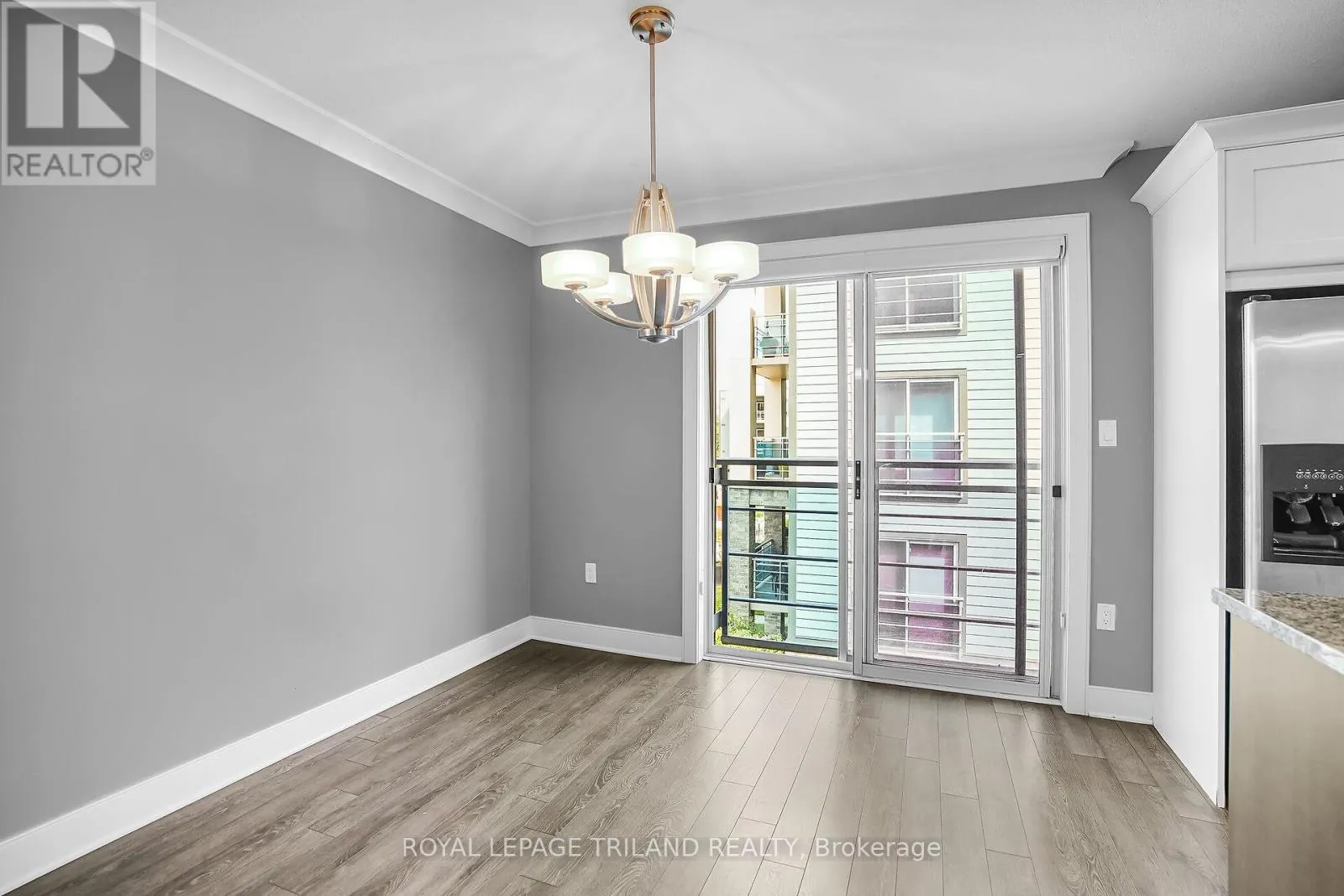 401 - 340 SUGARCREEK TRAIL, #401