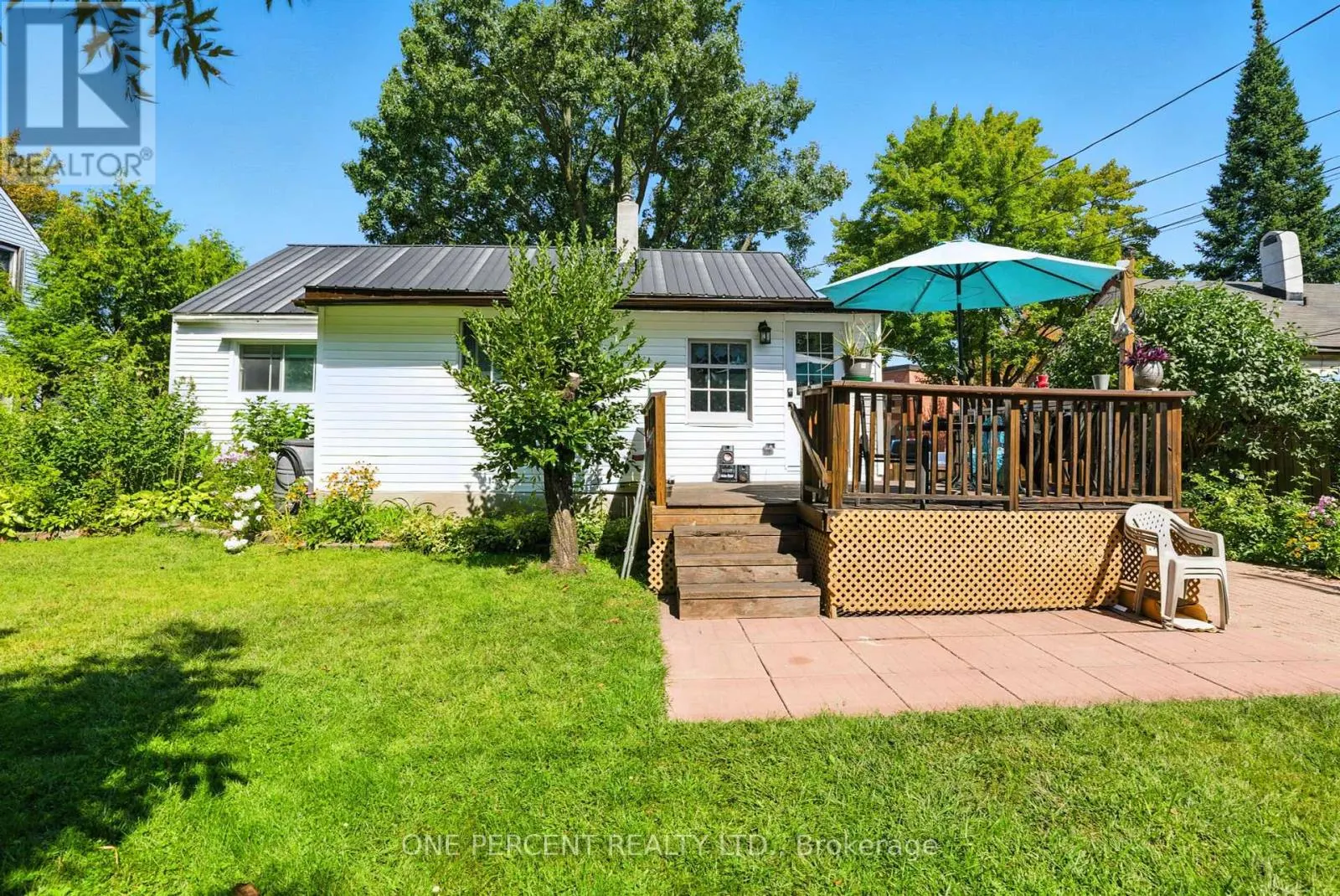 279 ANNA AVENUE W