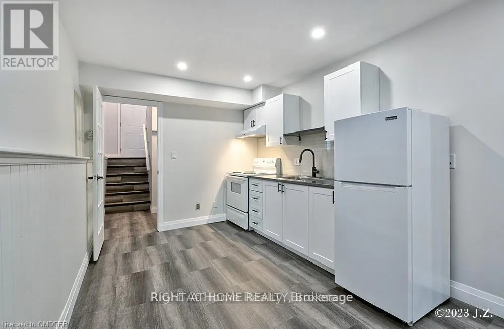 839 MOUNTAIN ASH ROAD W