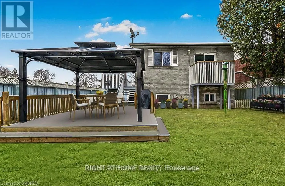 839 MOUNTAIN ASH ROAD W