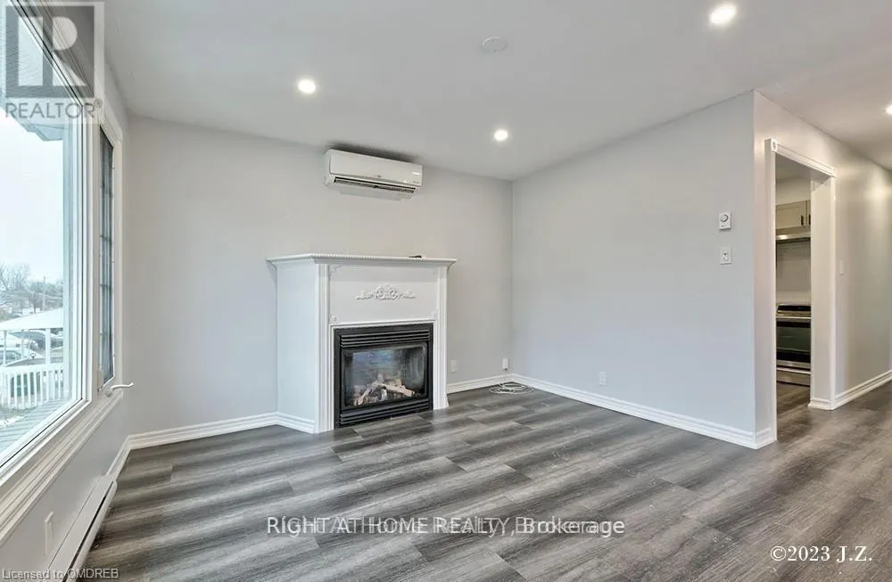 839 MOUNTAIN ASH ROAD W