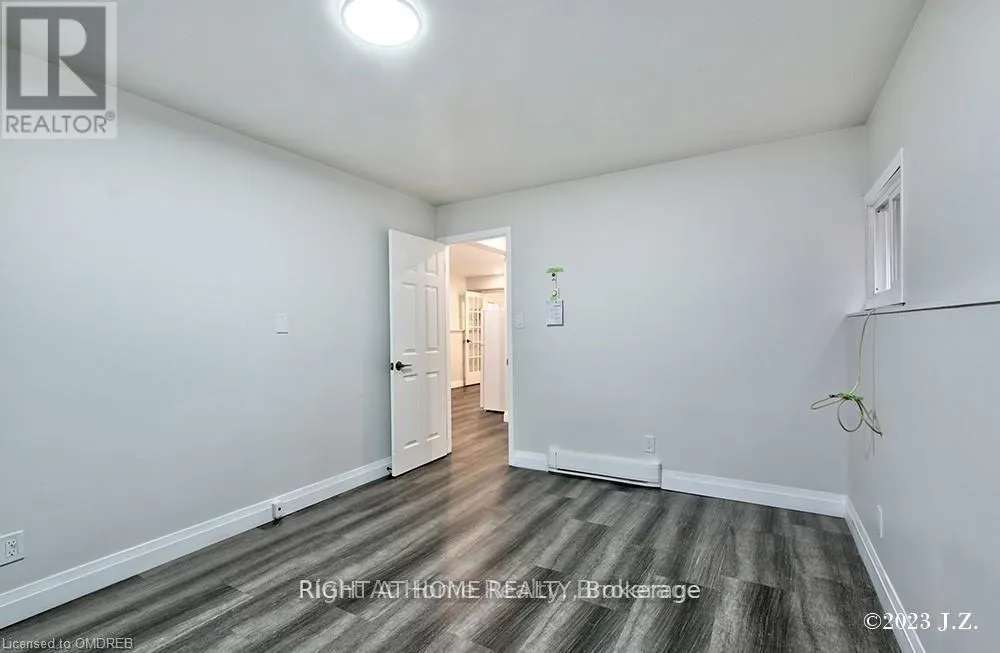 839 MOUNTAIN ASH ROAD W