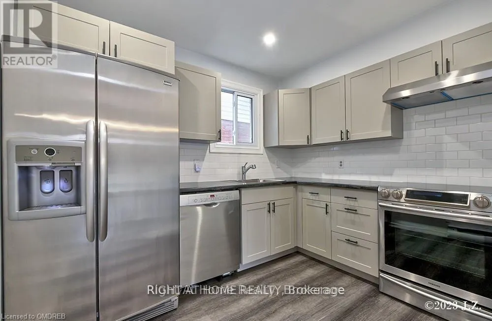 839 MOUNTAIN ASH ROAD W