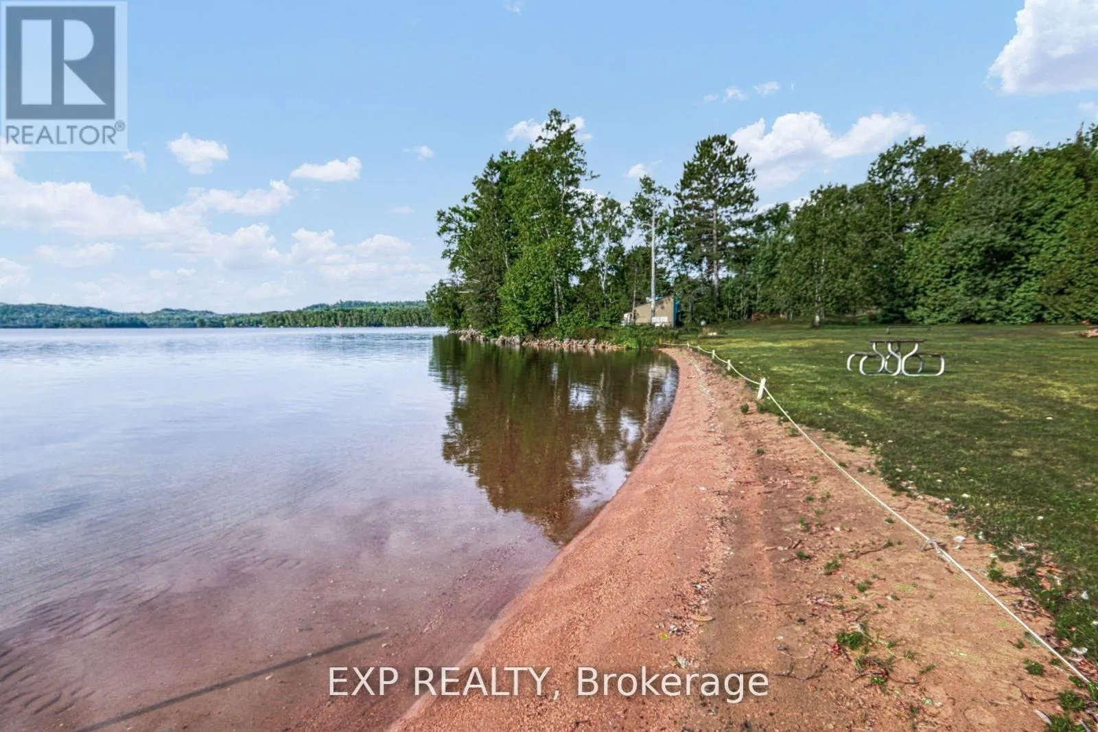 725 LOCHHEAD DRIVE